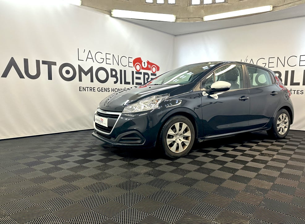 Peugeot 208 1.2 PURETECH 68 LIKE 5P (Garantie 1 an) — 1