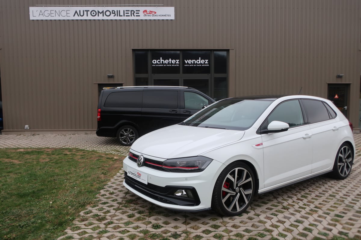Volkswagen Polo VI 2.0 16V GTI 200Cv — 1