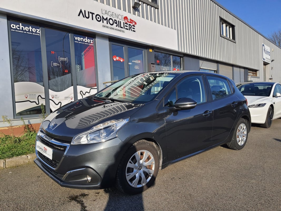 Peugeot 208 (2) 1.6 BLUEHDI 75 STYLE 5P GARANTIE 12 MOIS — 1