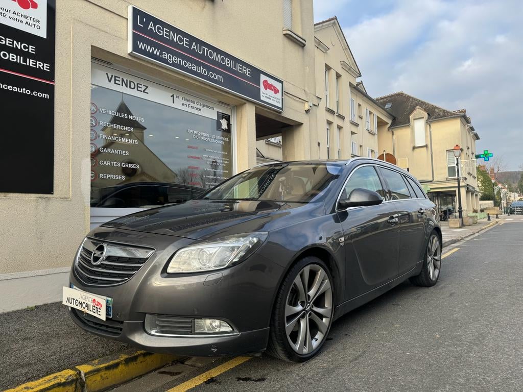 Opel Insignia Sp Tourer CDTi 160cv OPC LINE "PACK COSMO" SUIVI COMPLET — 1