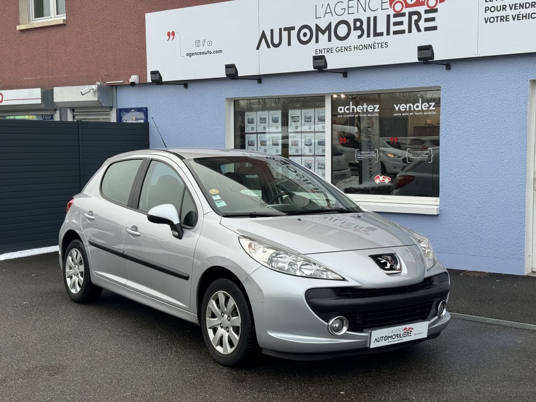 Peugeot 207 1.4 HDi 70ch Trendy 1ère main — 1