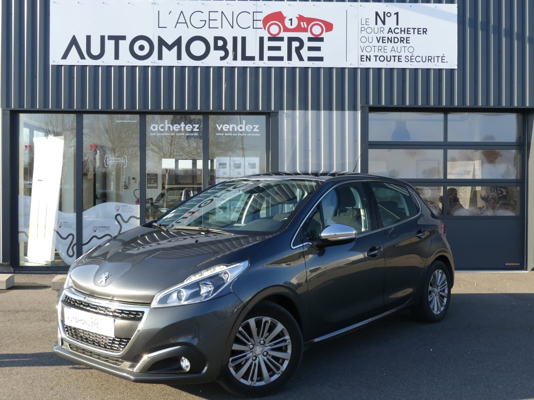 Peugeot 208 1.2 110CH ESSENCE ALLURE AUTOMATIQUE — 1