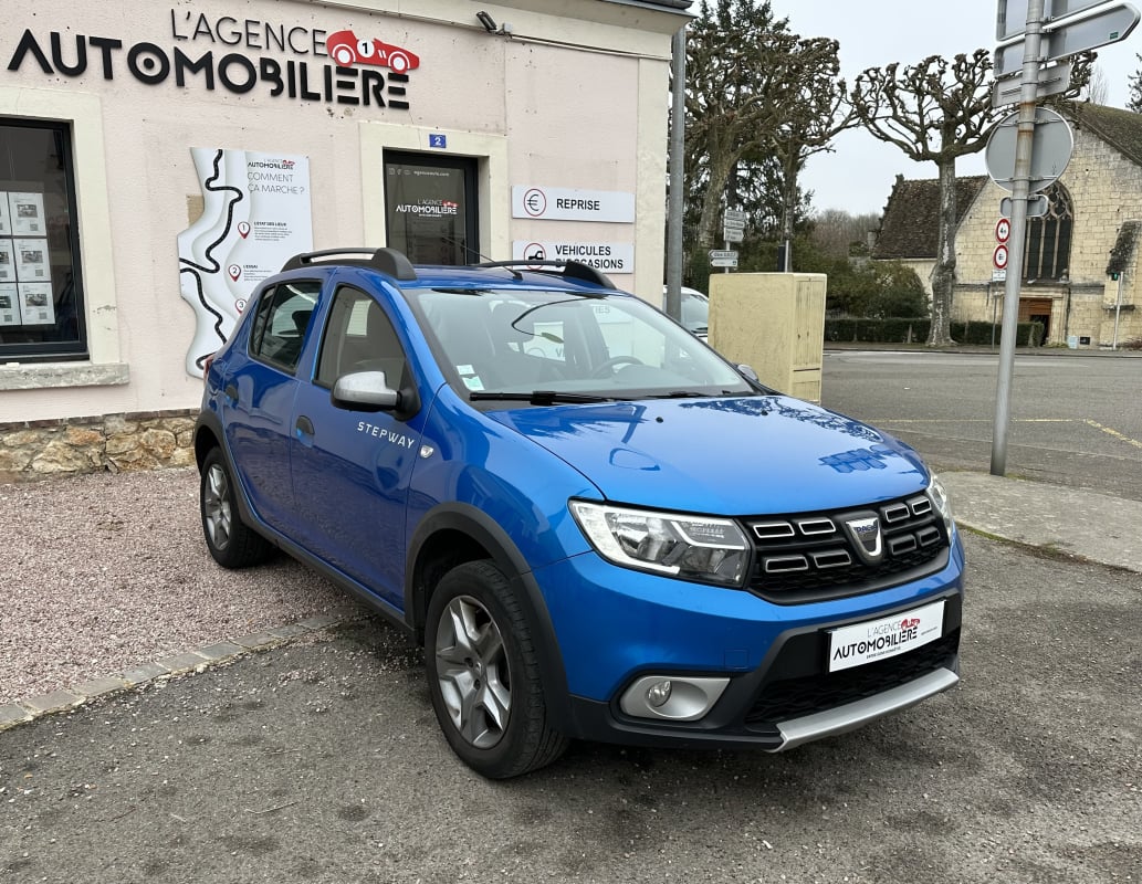Dacia Sandero Stepway TCe 90ch Confort — 1