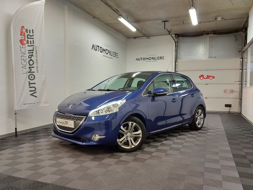Peugeot 208 1.2 VTI 82 ALLURE 5P — 1