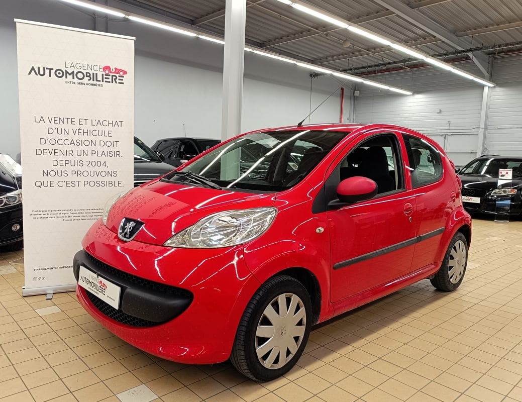 Peugeot 107 1.0 12V 68ch BLUE LION Trendy — 1
