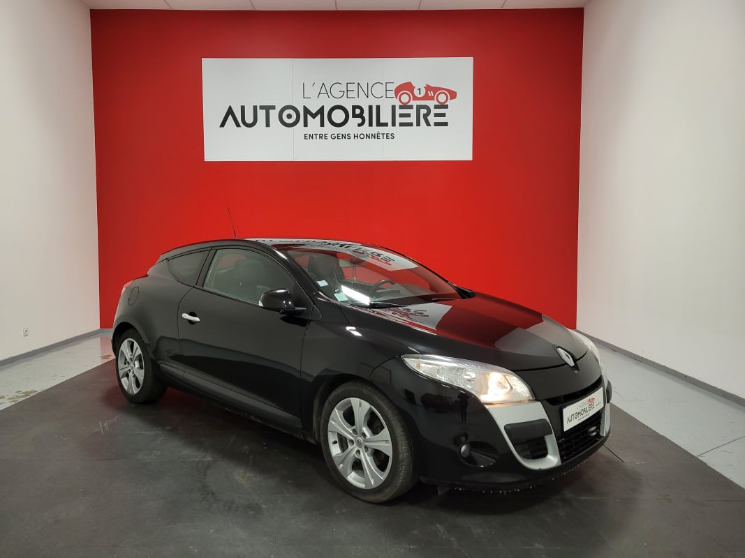 Renault Megane RENAULT MEGANE COUPE 1.5 DCI 110 TOIT PANO / SIÈGES CHAUFFANTS — 1