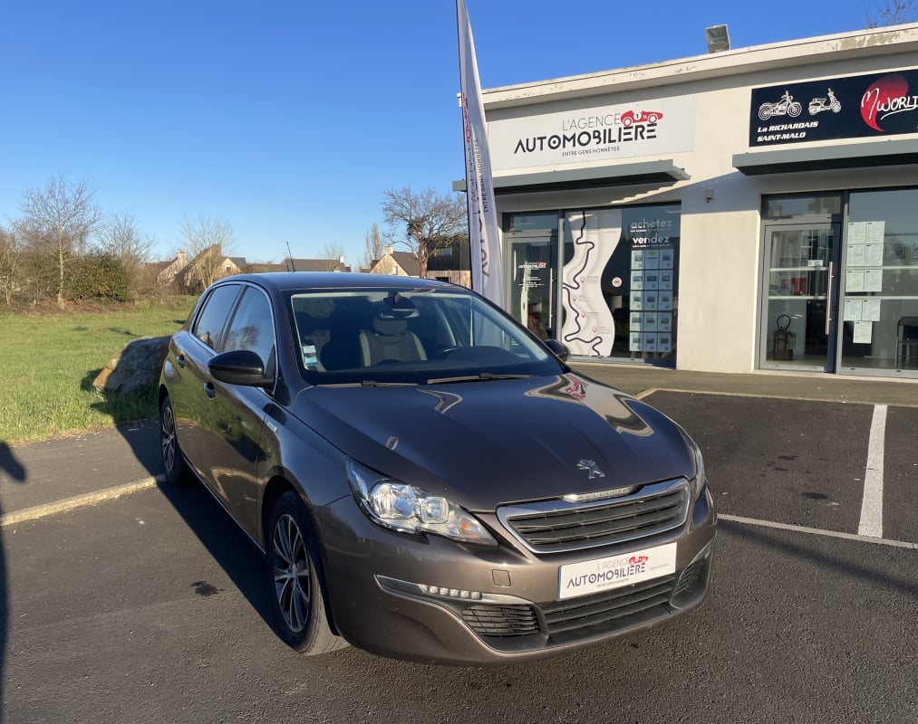 Peugeot 308 1.2 PURETECH 110 SENSATION — 1