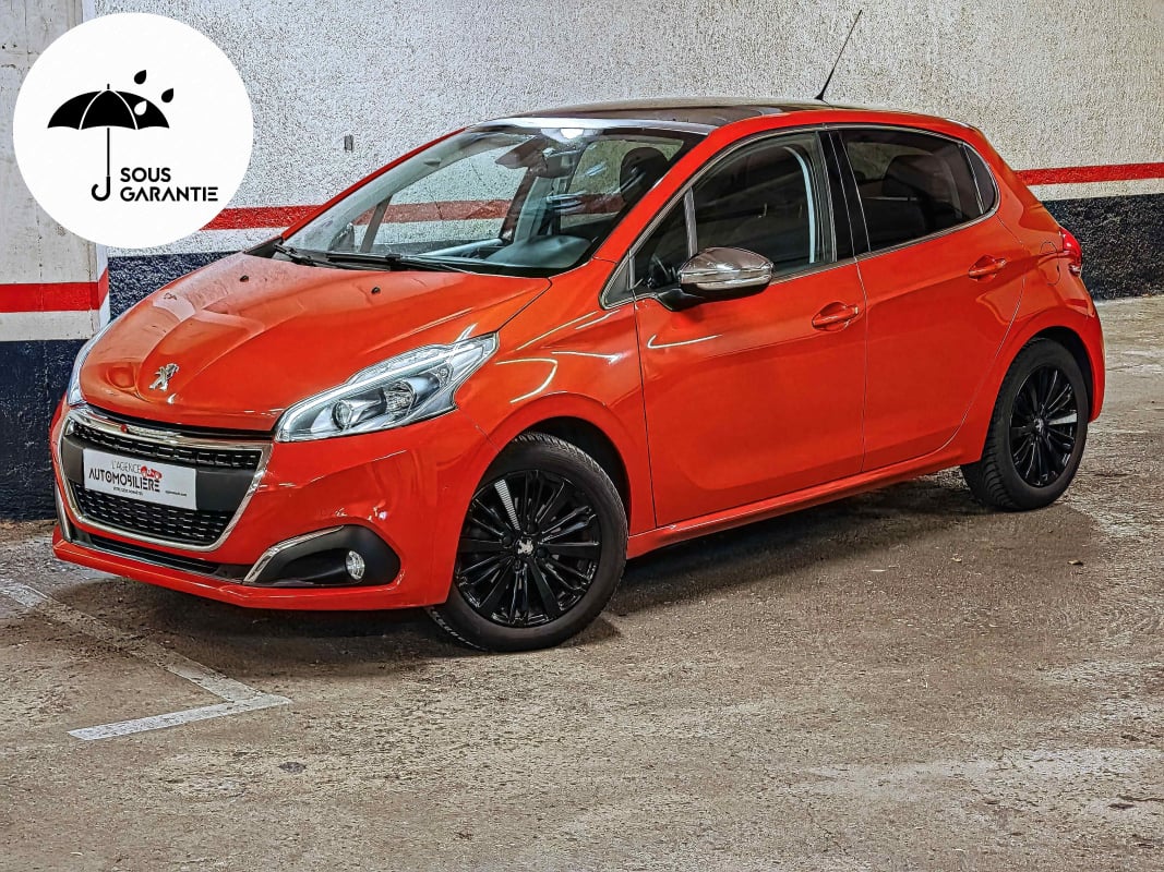 Peugeot 208 1.2 82ch Allure Toit Panoramique Full équipements — 1