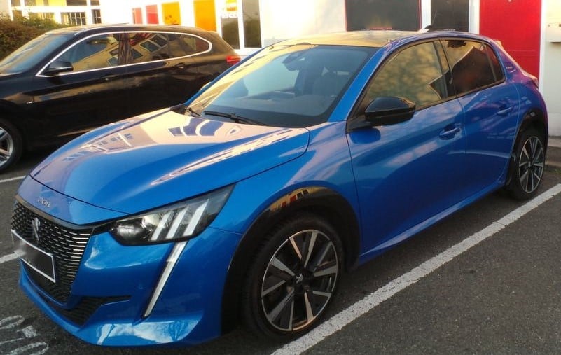 Peugeot 208 208 GT-LINE 1.5 BLUEHDI 100CV BVM 5 PORTES TOIT PANO/COMPTEUR 3D/GPS/BLUETOOTH — 1