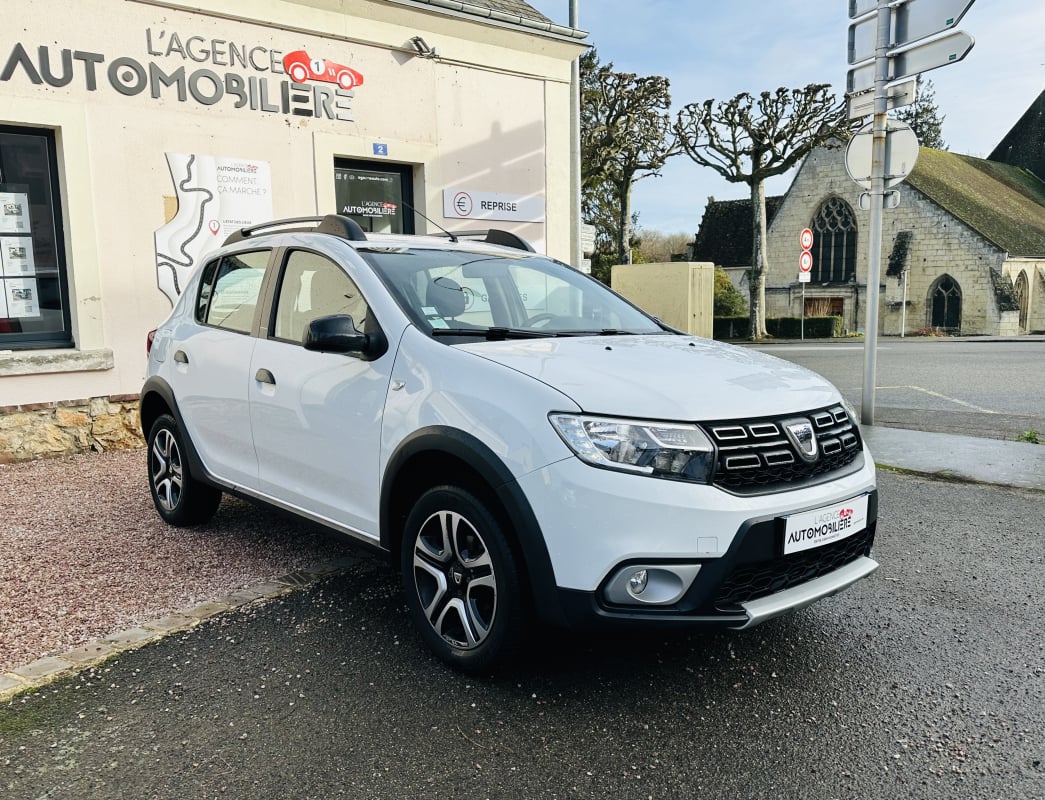 Dacia Sandero Stepway TCe 90ch Advance — 1