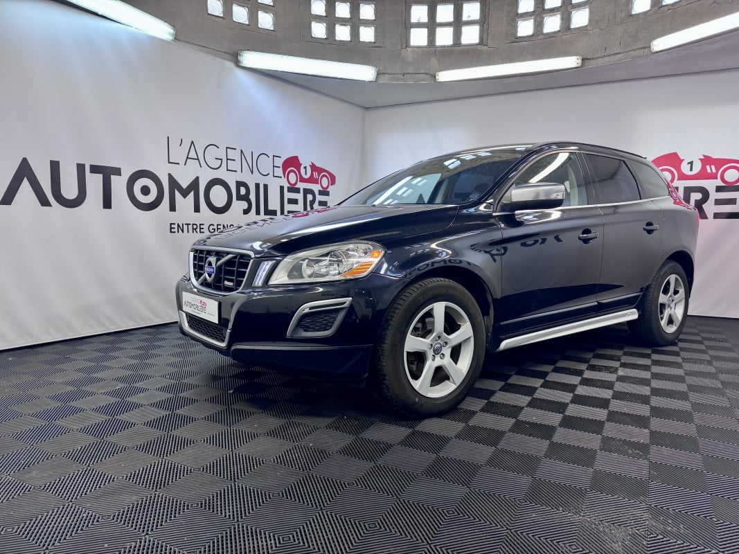 Volvo XC60 2.0 D3 165 DRIVE R-DESIGN — 1