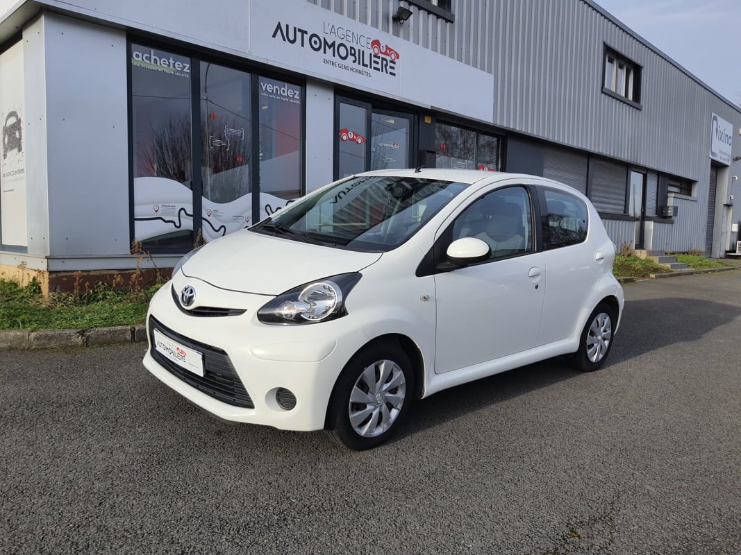 Toyota Aygo 1.0 VVT-I 68 DYNAMIC 5P CLIM — 1