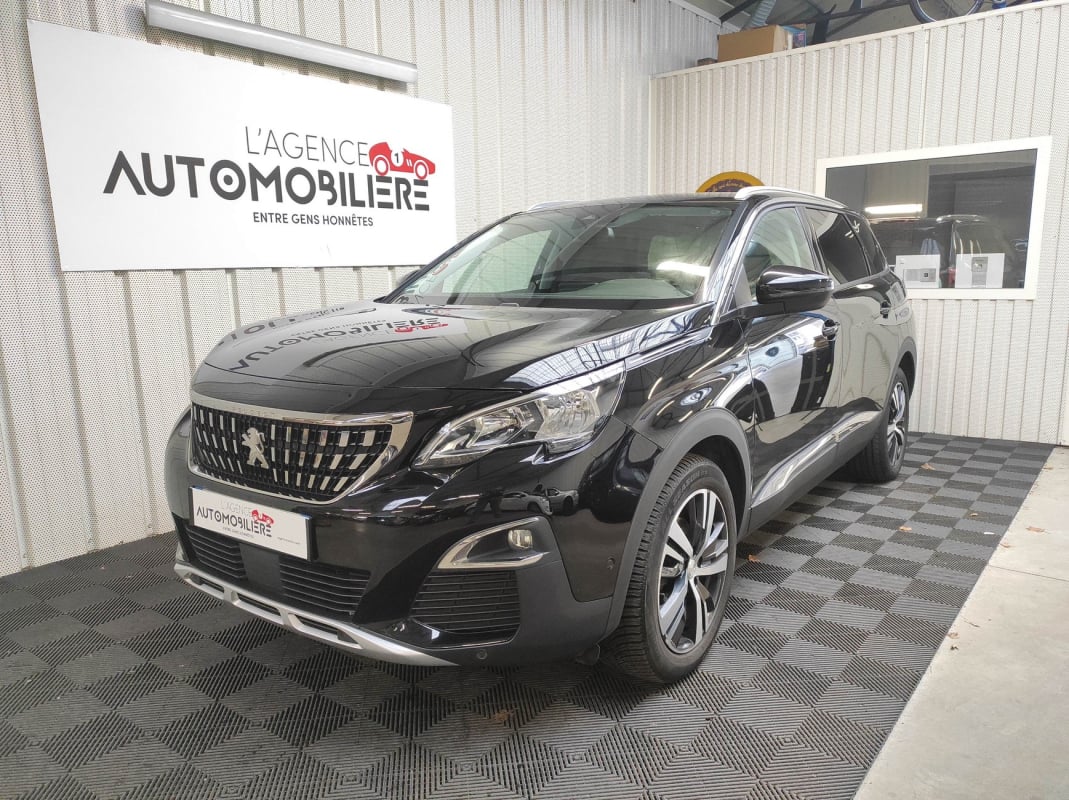 Peugeot 5008 1.5 BLUEHDI 130 ALLURE — 1