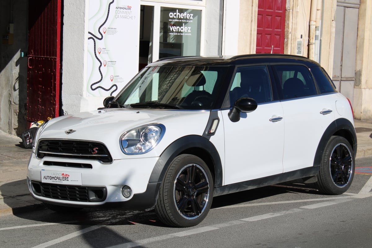 Mini Countryman COUNTRYMAN D 143 ch COOPER S PACK RED HOT CHILI A (DISTRIBUTION A JOUR, GPS, 2ème MAINS ...) — 1