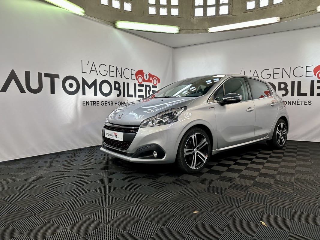 Peugeot 208 1.2 PURETECH 110 GT LINE EAT6 (Distribution faite) — 1