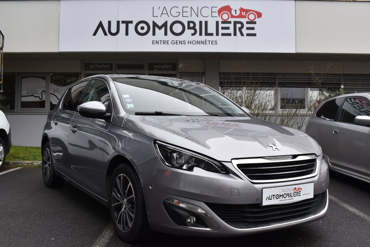 Peugeot 308 ALLURE 1.2 puretech EAT6 130cv / Distribution récente — 1