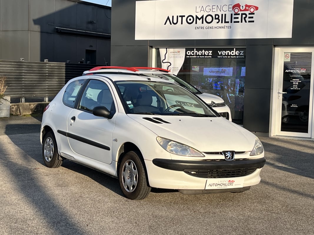 Peugeot 206 1.4 i 75 ch XR Presence - 98000KM - — 1