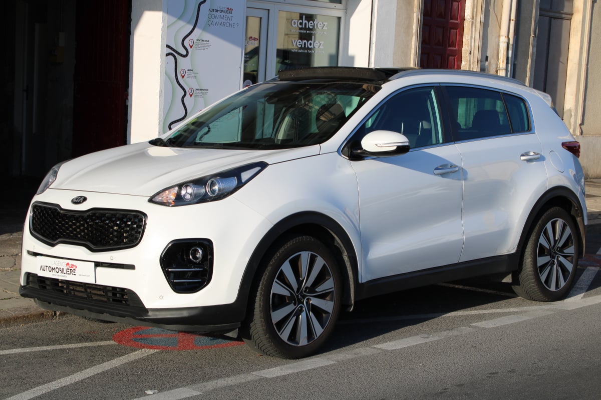 Kia Sportage 1.7 CRDI 115 PREMIUM 4X2 ISG (Toit ouvrant, Caméra de recul, Carplay, ..) — 1