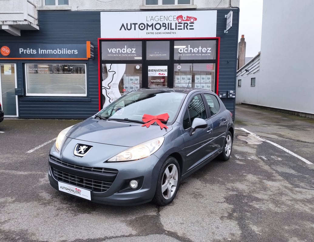 Peugeot 207 1.6 Hdi 112ch BVM6 FELINE (entretien complet) — 1