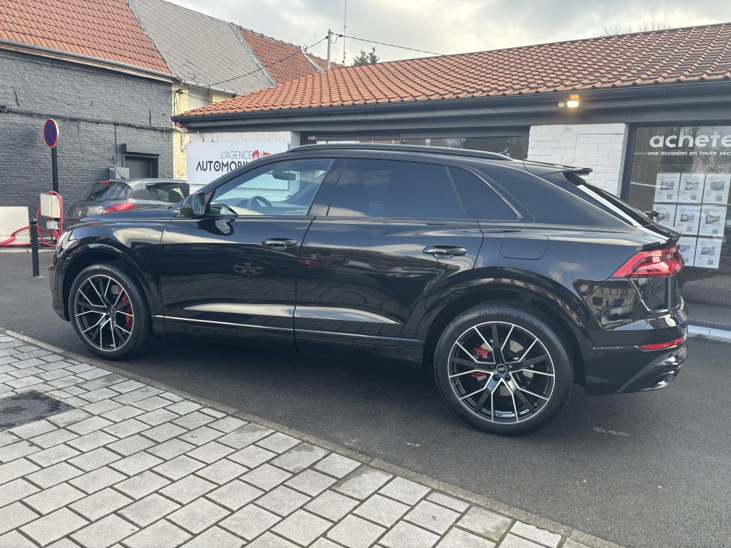 Audi Q8 60 TFSI COMPETITION QUATTRO TIPTRONIC 11/2023 — 1