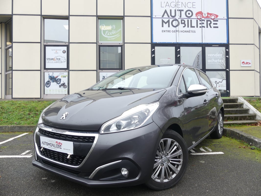 Peugeot 208 Peugeot 208 1.2 110 Allure — 1