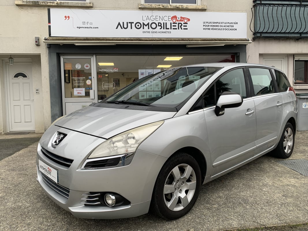 Peugeot 5008 1.6 HDi 112 cv - Active - Atellage — 1