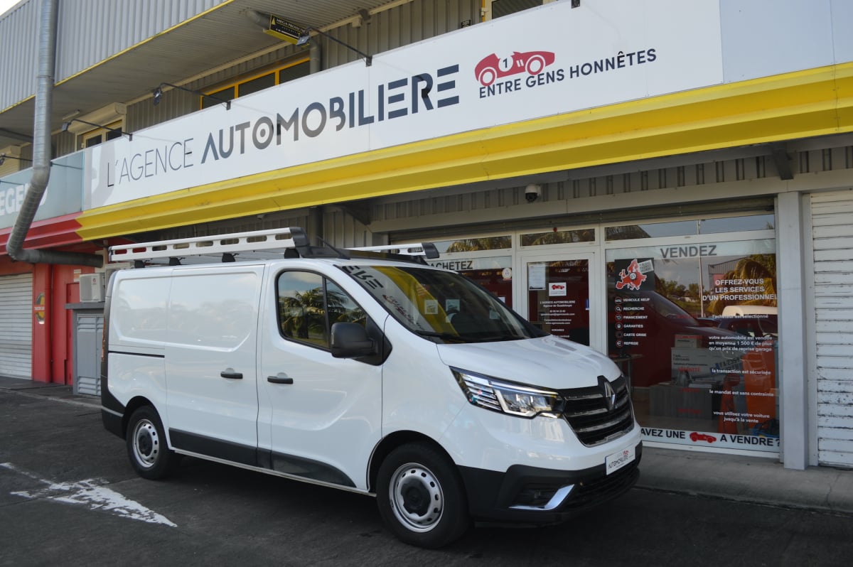 Renault Trafic L1H1 2800 KG BLUE DCI 150 EDC CONFORT — 1