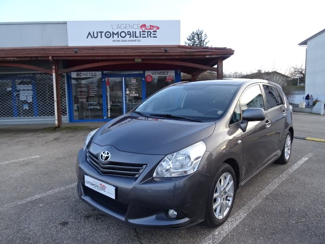 Toyota Verso (2) 126 D-4D FAP LOUNGE 7PL — 1