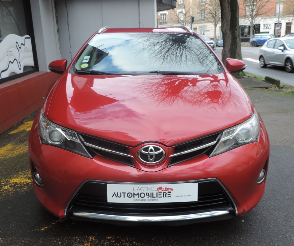 Toyota Auris Touring Sport II 124 D-4D FAP DYNAMIC — 2