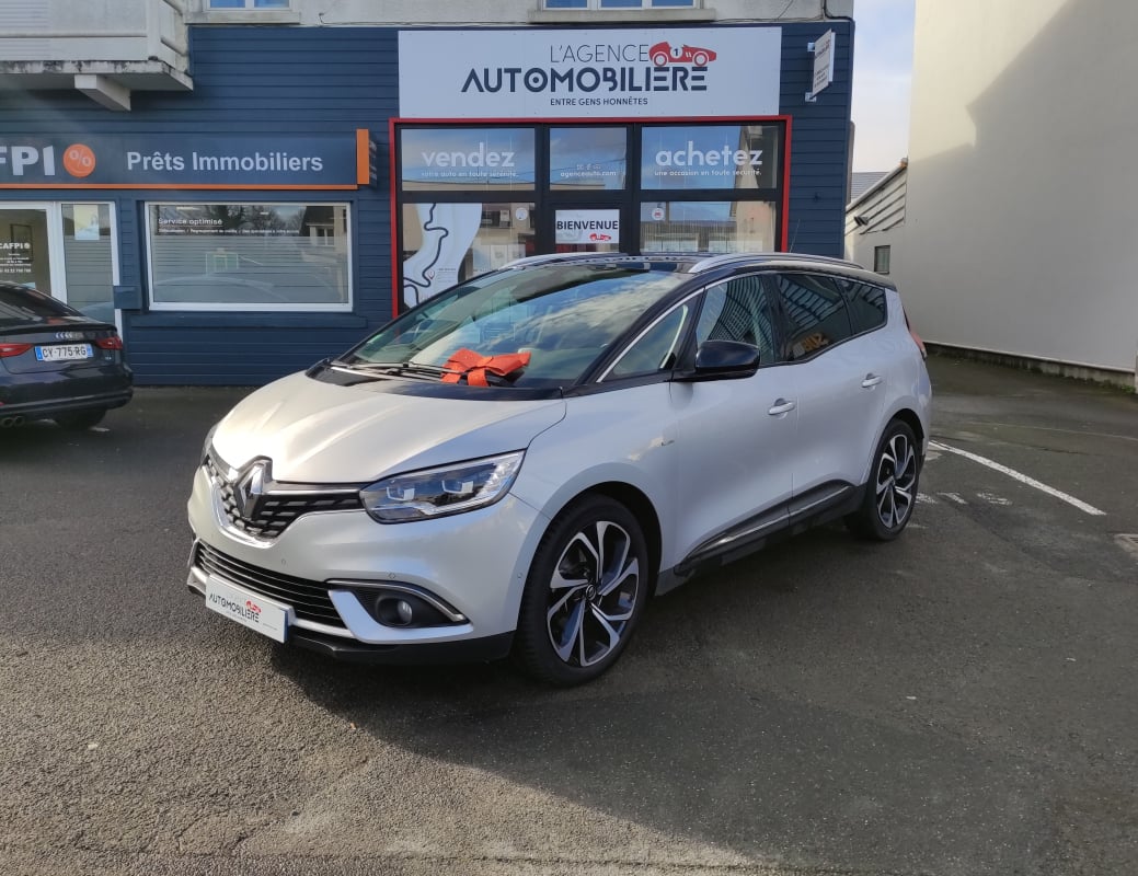 Renault Grand Scenic 1.7 DCi 150ch BVM6 BOSE (7 places + attelage) — 1