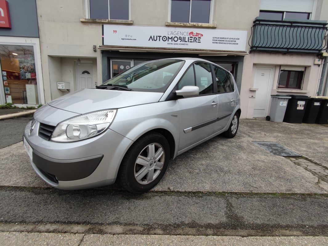 Renault Scenic II 1.9 dCi 125 cv Distribution neuve — 1