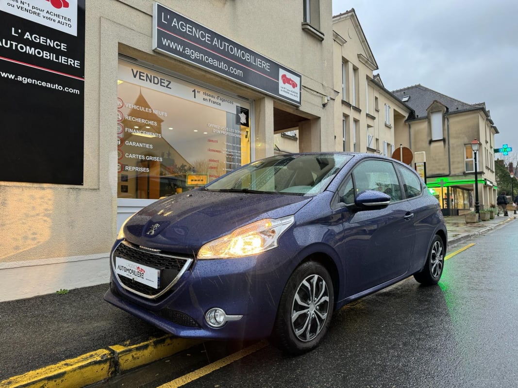 Peugeot 208 1.2 VTI 82cv ACTIVE 1ERE MAIN!!! — 1