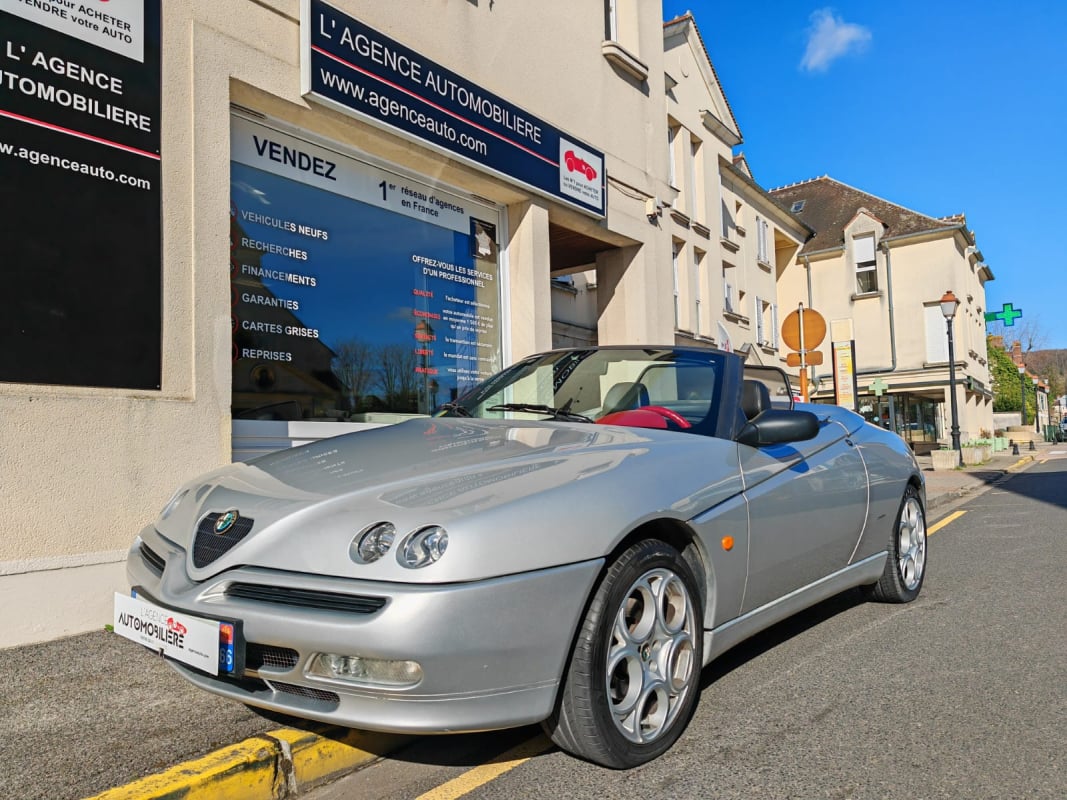 Alfa Romeo Spider 2.0 TWIN SPARK 150cv SUPER ETAT!! — 1
