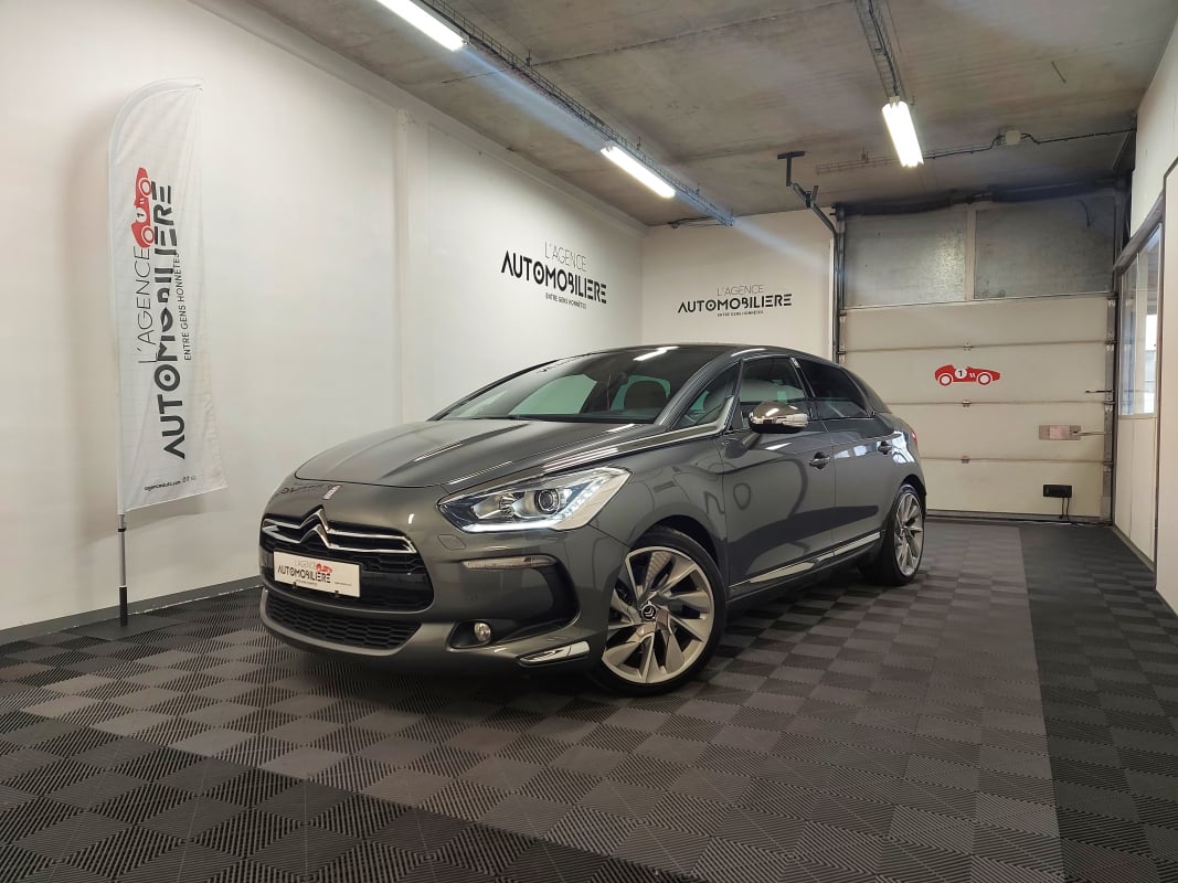 Citroen DS5 1.6 THP 200 SPORT CHIC — 1