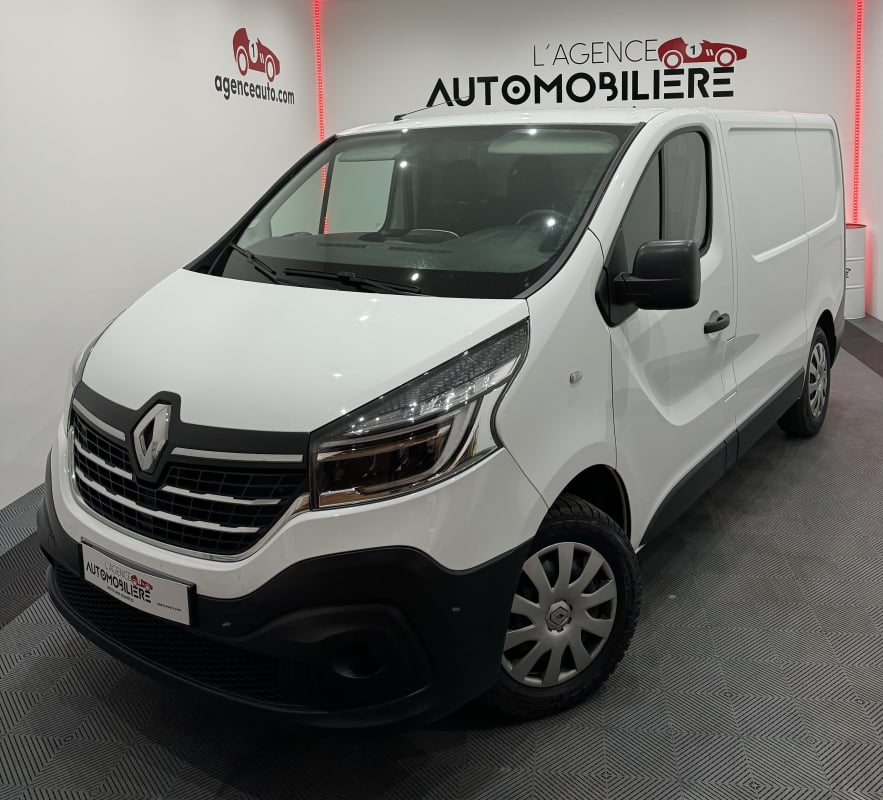 Renault Trafic TRAFIC III (54 000 KM) L1H1 2.0 DCI 120CV BVM6 GRAND CONFORT ATTELAGE/KIT BOIS/GPS/BLUETOOTH/CAMERA — 1