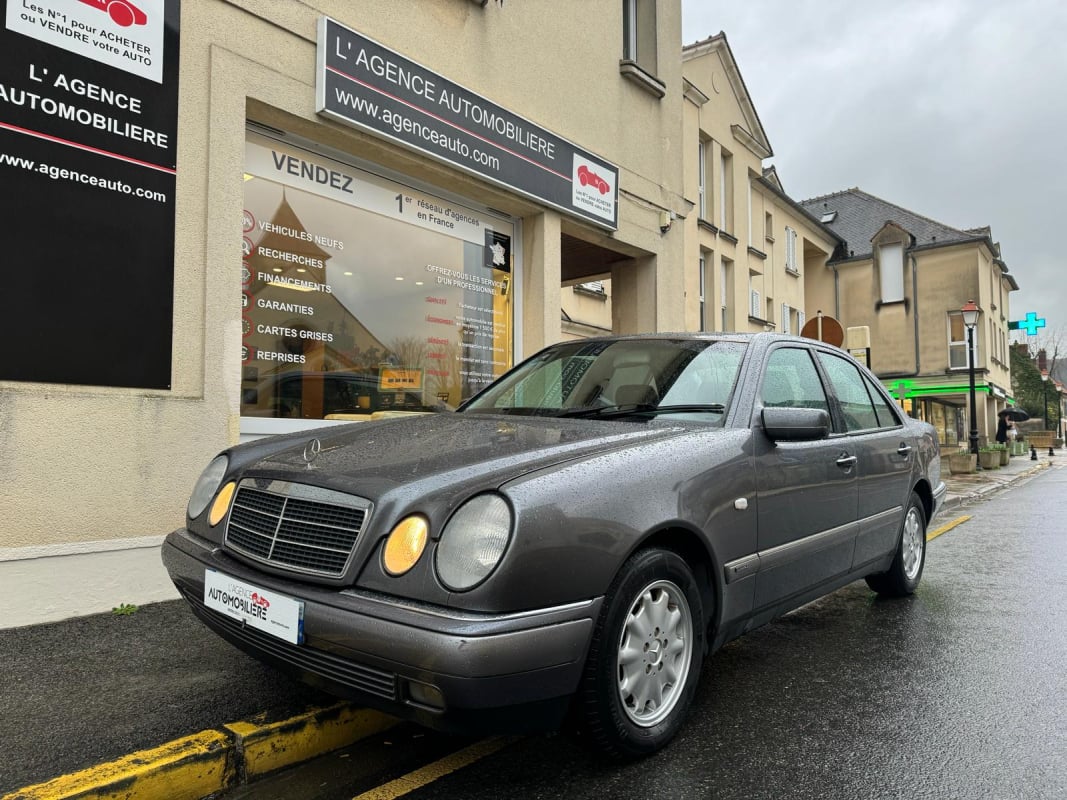 Mercedes-Benz Classe E V6 240 170cv ELEGANCE +OPTIONS SUPERBE!! — 1