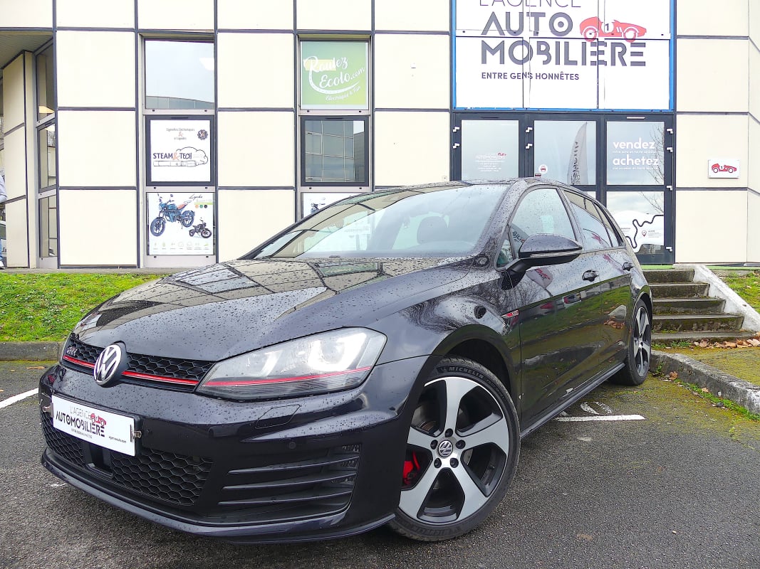 Volkswagen Golf 2.0 TSI 220 BlueMotion Technology DSG6 GTI — 1