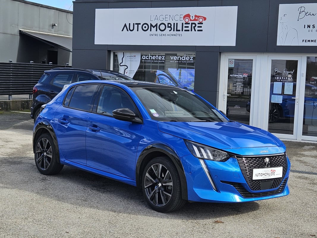 Peugeot 208 1.2 100 CV GT PACK BVM6 INTERIEUR CUIR 1 ERE MAIN — 1