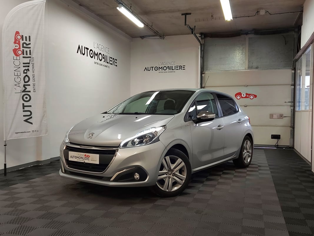 Peugeot 208 (2) 1.2 PURETECH 82 STYLE 5P — 1