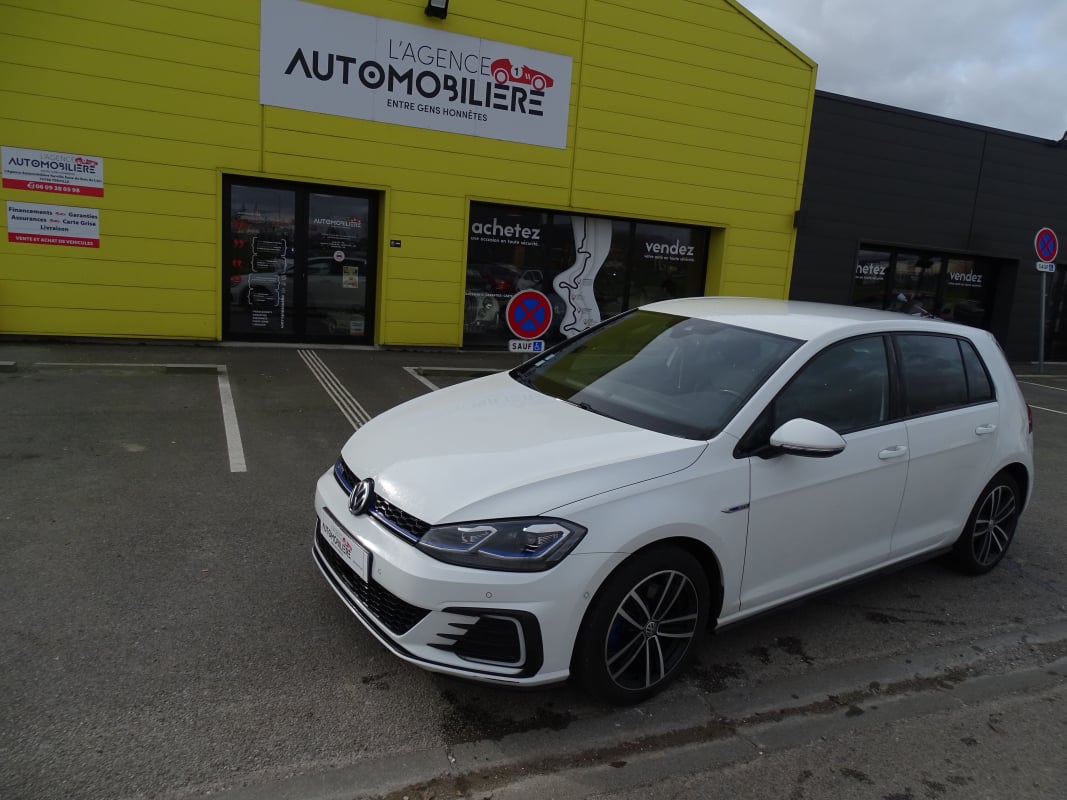 Volkswagen Golf VII Phase 2 GTE 1.4 TSI Hybrid RECHARGEABLE 150 cv Boîte auto — 1