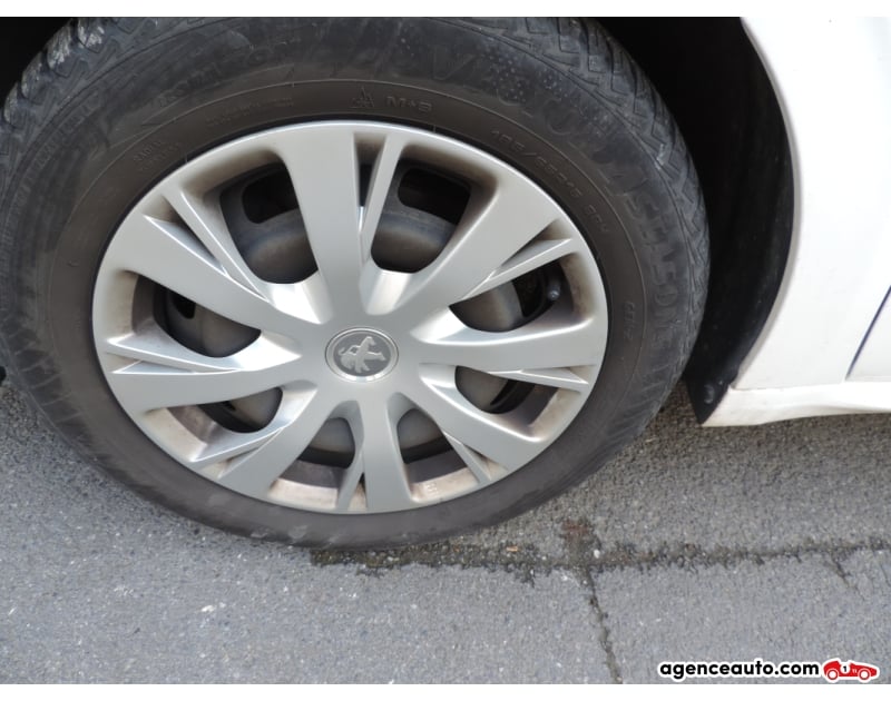 Peugeot 208 1.2 82CV ACTIVE BUSINESS — 17