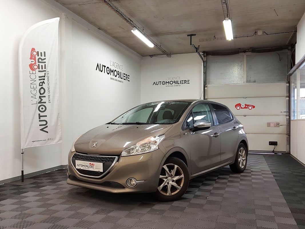 Peugeot 208 1.2 VTI 82 STYLE 5P + GPS — 1