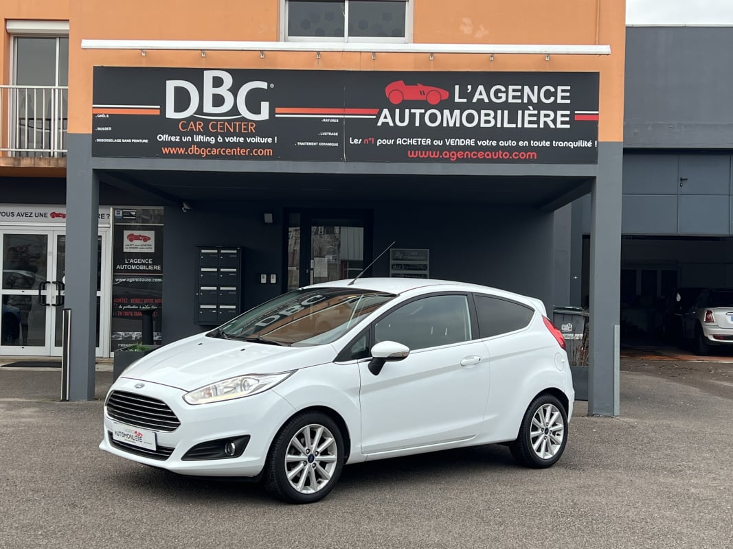 Ford Fiesta 1.5 TDCi 95 CV TITANIUM Climatisation/Régulateur/ Radar AR — 1