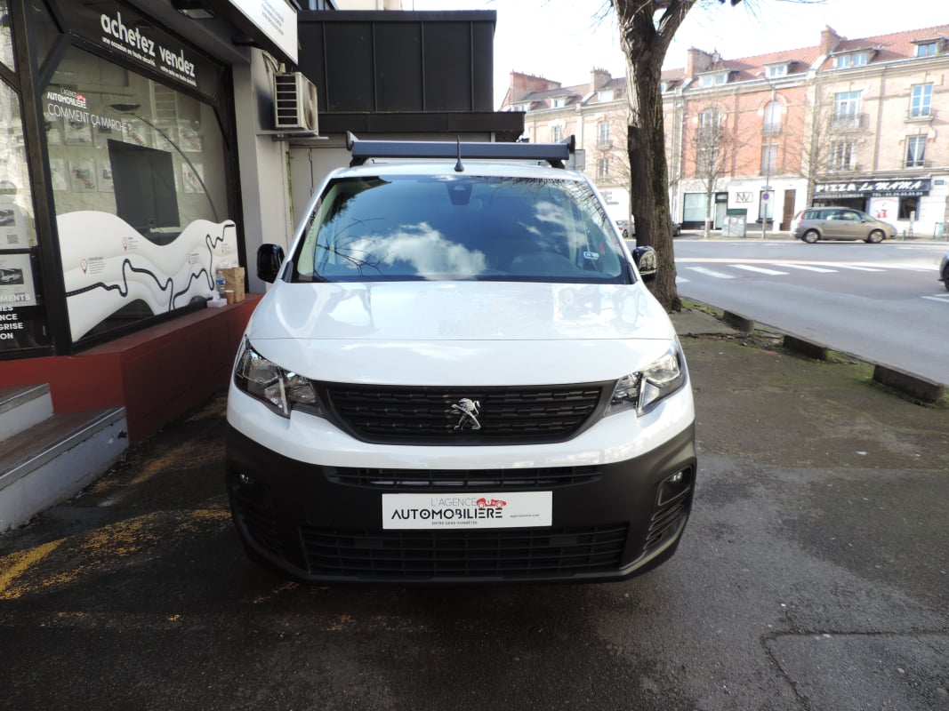 Peugeot Partner 18 325€ HT XL 950 KG BLUEHDI 100 CV 1er Main TVA RECUPERABLE — 2