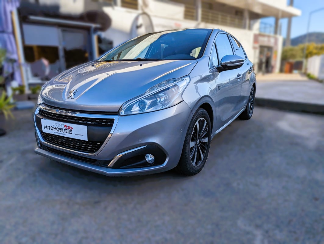Peugeot 208 GENERATION-I 1.2 PURETECH 110 TECH EDITION START-STOP — 1