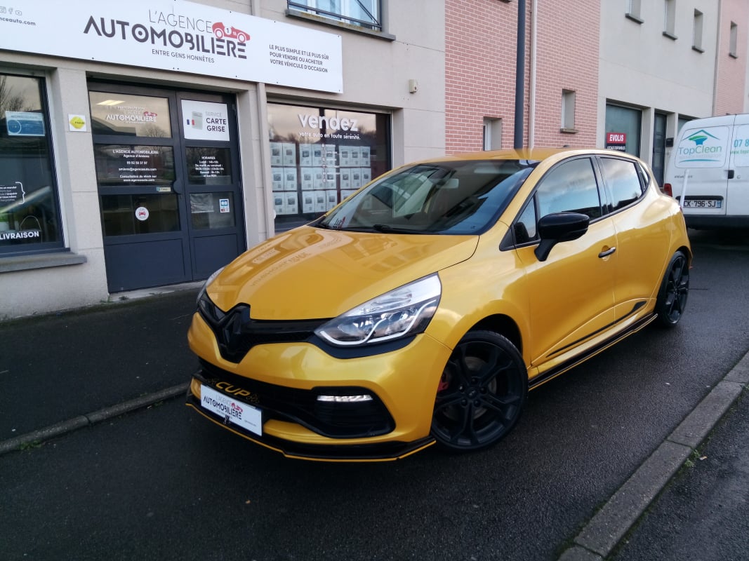 Renault Clio IV 1.6 TURBO 200 RS CUP EDC Gti 12 mois — 1