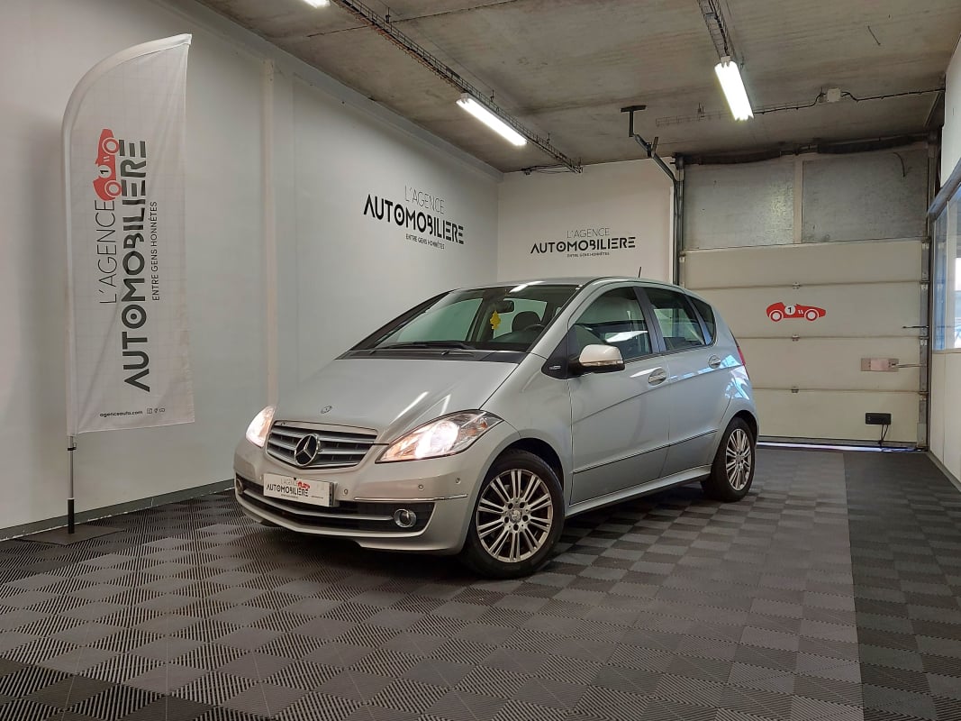 Mercedes-Benz Classe A II (2) 160 AVANTGARDE BLUEEFFICIENCY 5 — 1