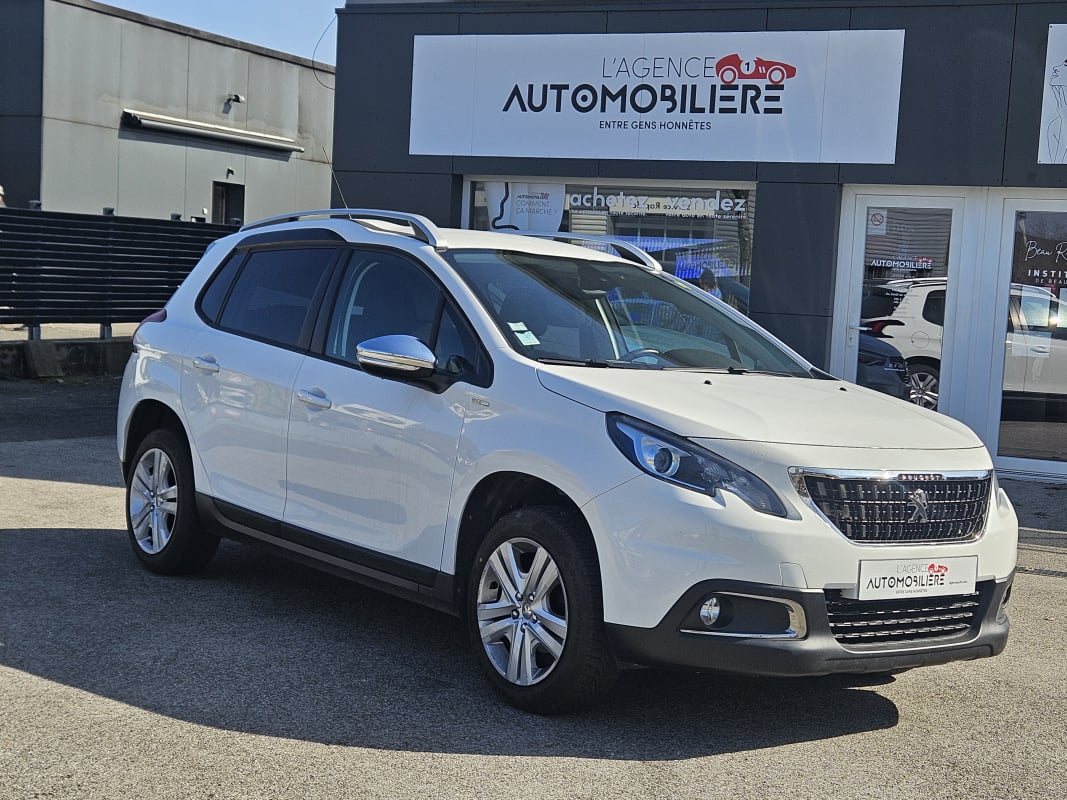 Peugeot 2008 1.2 82 CV STYLE SUIVI CONSTRUCTEUR — 1