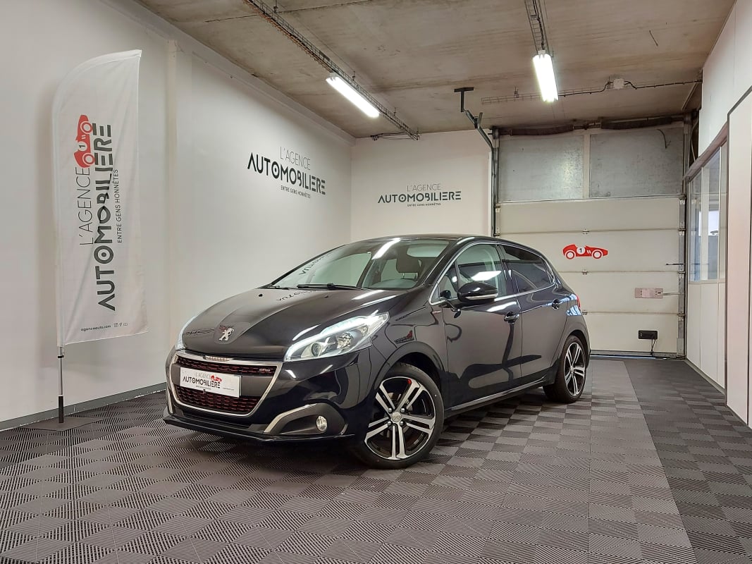 Peugeot 208 (2) 1.2 PURETECH 110 CH GT LINE 5P + TOIT PANO — 1