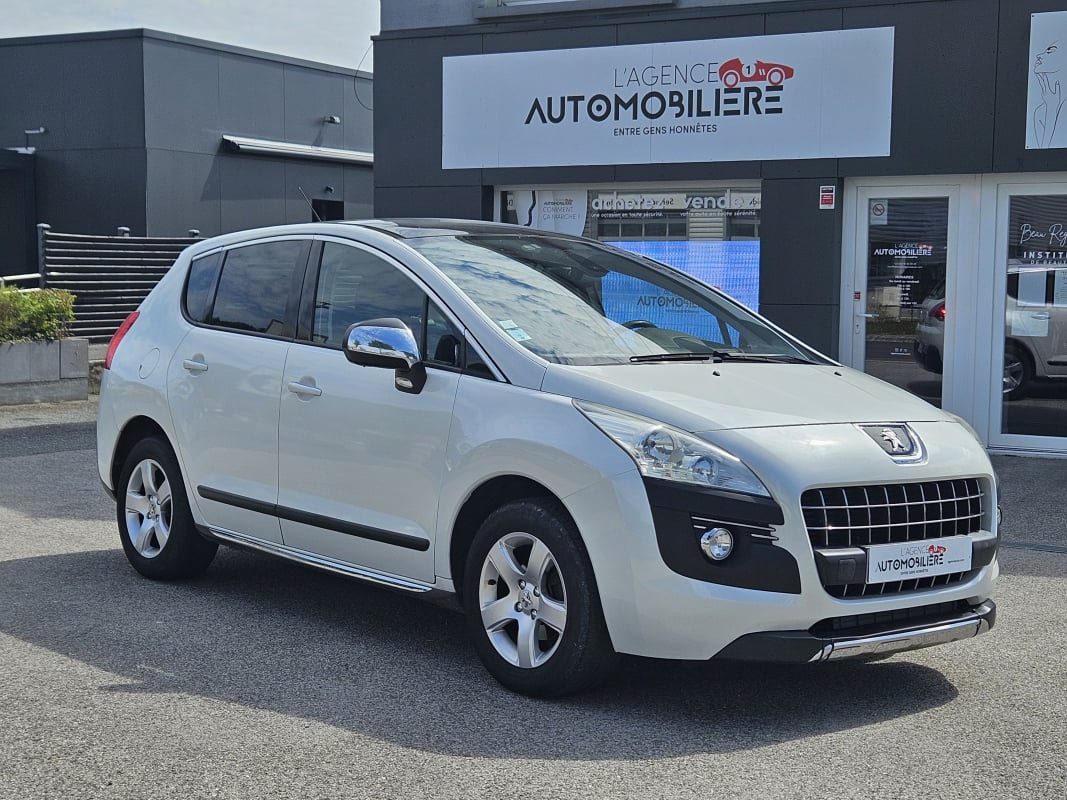 Peugeot 3008 1.6 HDi 115 ch Allure - Toit Panoramique - Grip Control — 1